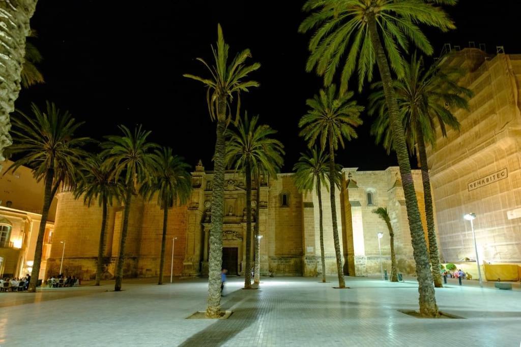 Ferienwohnung Lifehouse Cathedral * Free Parking* Superiorwifi* Almería Exterior foto